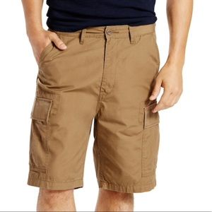 Men’s Levi’s cargo shorts waist 38
